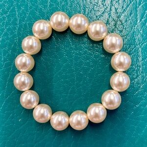NWT Redefined Vintage Pearl Bracelet